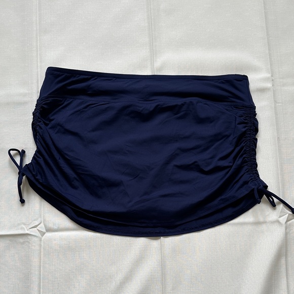 Lands’ End Adjustable Ruched Swim Skirt - Picture 2 of 8